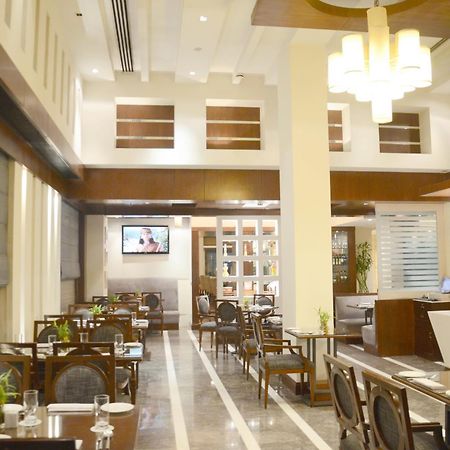 Hotel The Acura, Bmk Gurgaon Zewnętrze zdjęcie